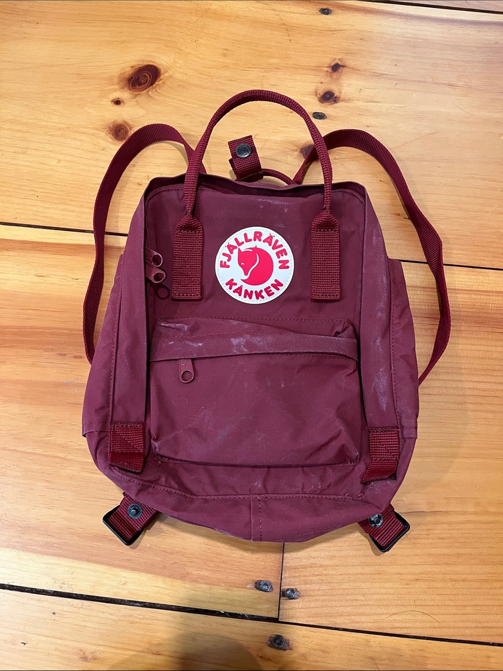 FJALLRAVEN Burgundy Kanken Mini Backpack Zipper Logo
